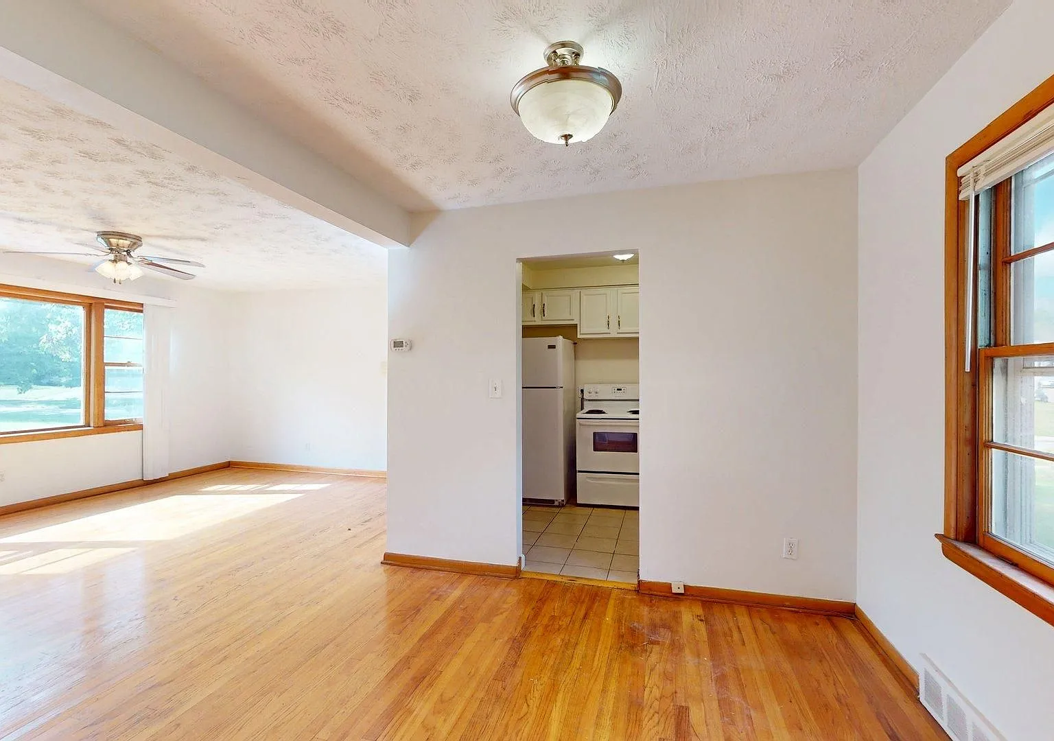 3239 Silsby — Photo 4