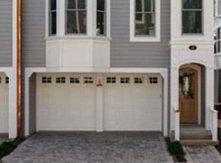 10 Village Ln, Excelsior, MN 55331