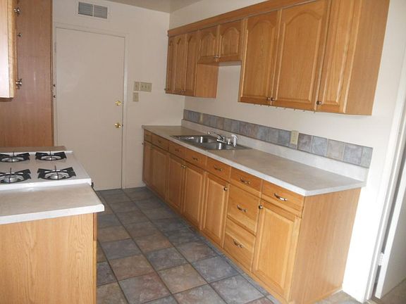 5th image of 40524 Acacia Ave