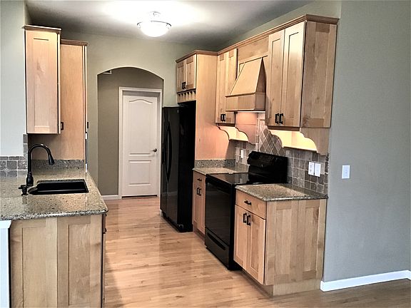 2nd image of 5298 Fredericks Stand