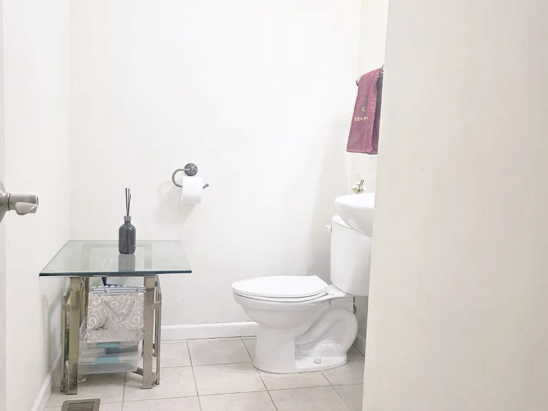 260 Edwards St #B — Photo 5