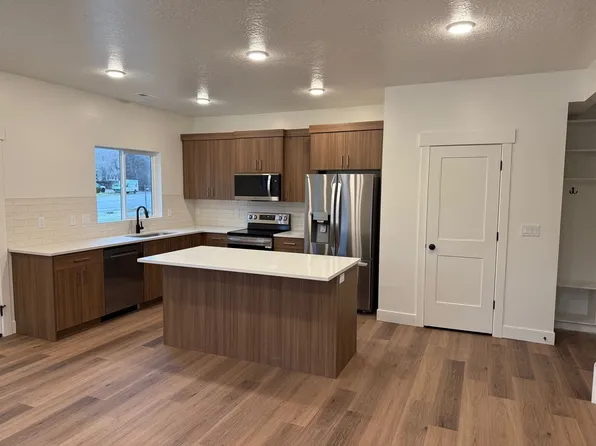 240 Dan St, Ogden, UT 84404
