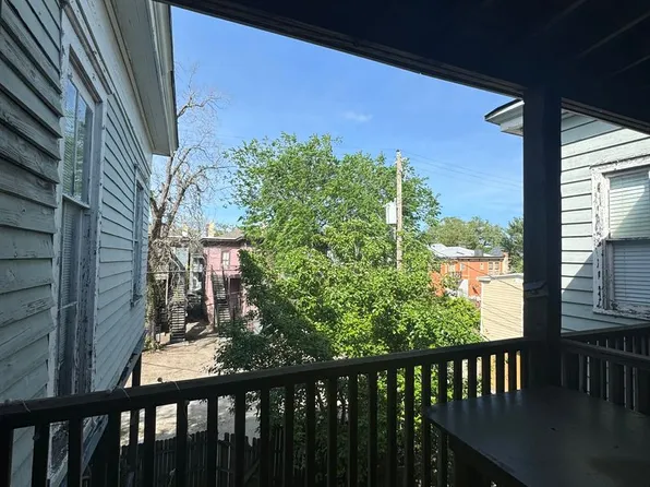 216 E Henry St, Savannah, GA