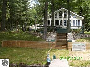 3rd image of 13800 Blue Point Dr NE