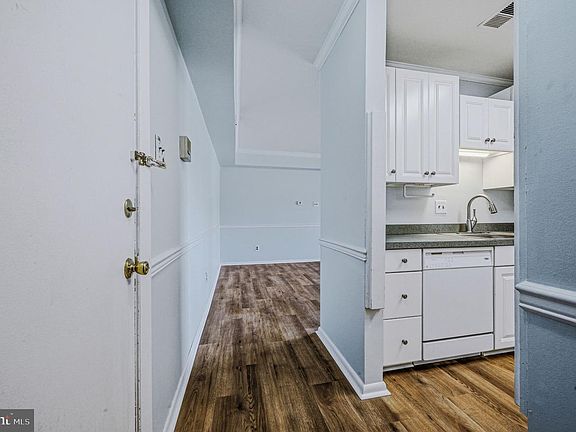 4th image of 5420 Valley Green Dr #C-4