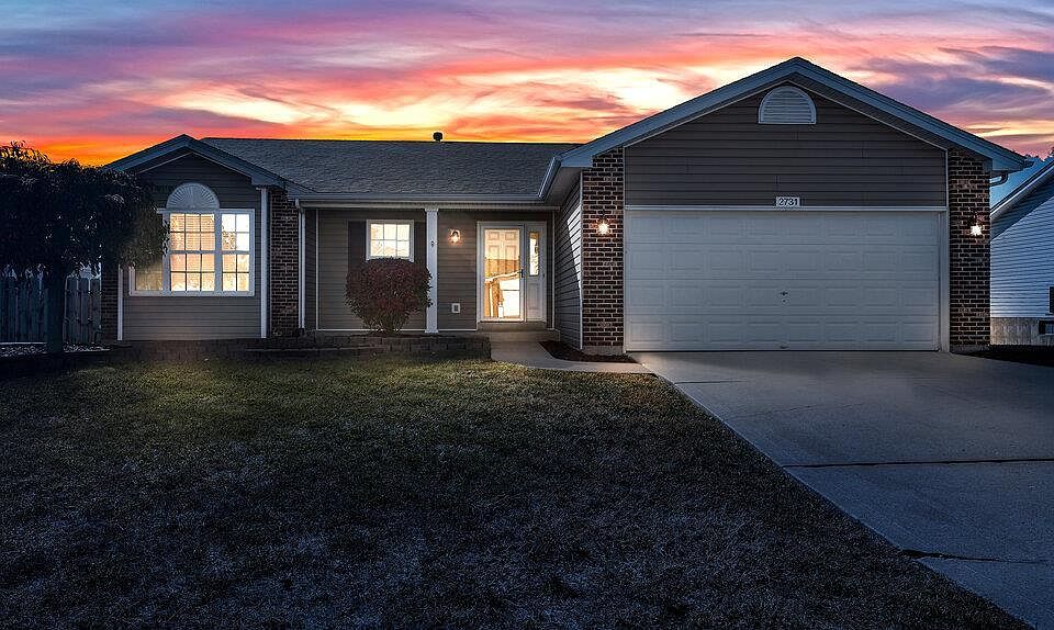 2731 Providence Ridge Dr, Wentzville, MO 63385 | Zillow