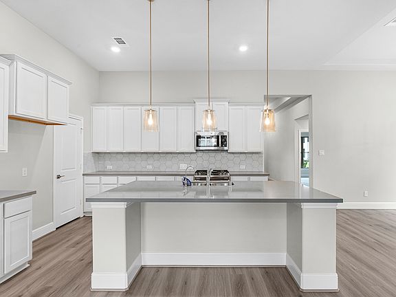 4th image of 15369 Legacy Park Way