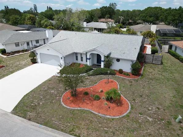 4921 Country Meadows Blvd, Sarasota, FL 34235
