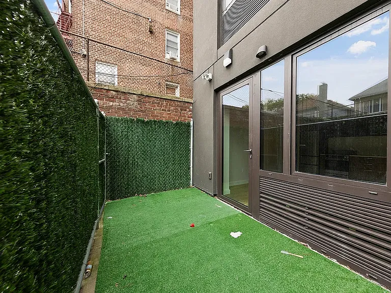 1825 Ocean Ave #B1 — Photo 6