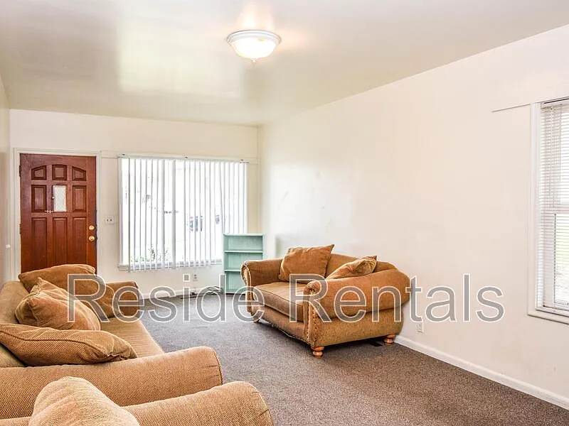 Building Photo - 632 E 600 N #1