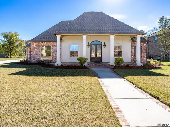 4063 Roseland Dr, Port Allen, LA 70767