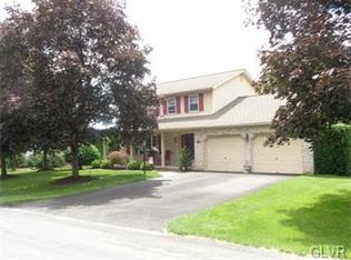 359 Hillview Dr, Nazareth, PA 18064