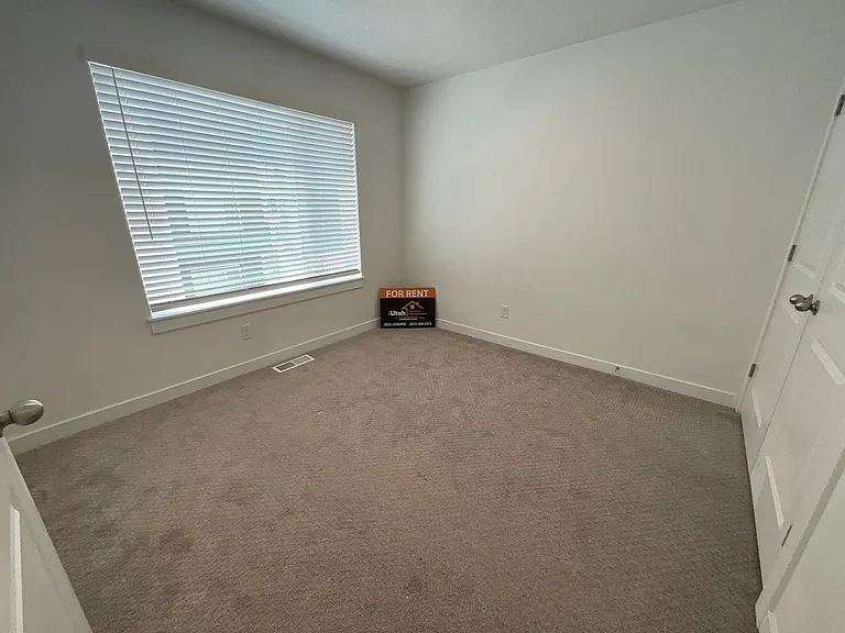 3104 N 1625 E — Photo 23
