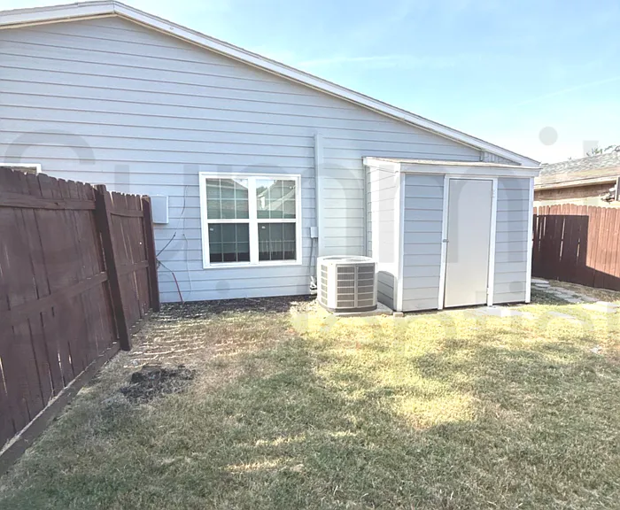 6076 Dooley Dr — Photo 2