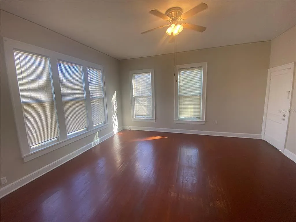 1 bed, 1.0 bath, 5542 sqft, $925 — Photo 4