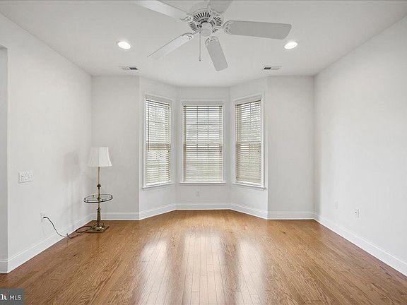 5th image of 2616 Pioneer Rd