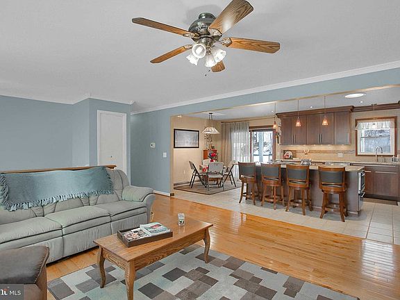 5th image of 11 Reed Dr