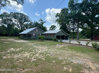 2213 Beesley Rd, Lucedale, MS 39452