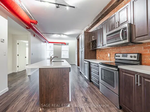14 Cross St #8, Hamilton, ON L9H 2R4