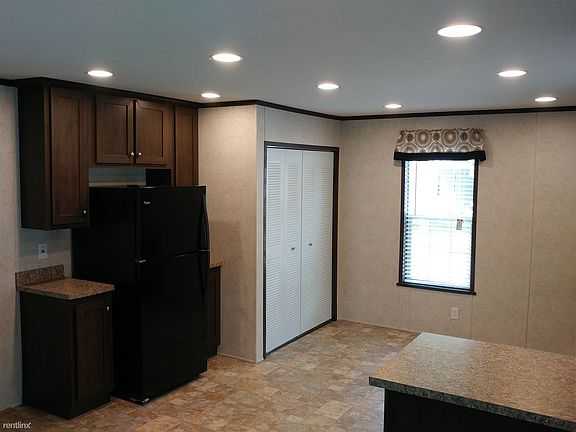 3rd image of 21 Berry Ln