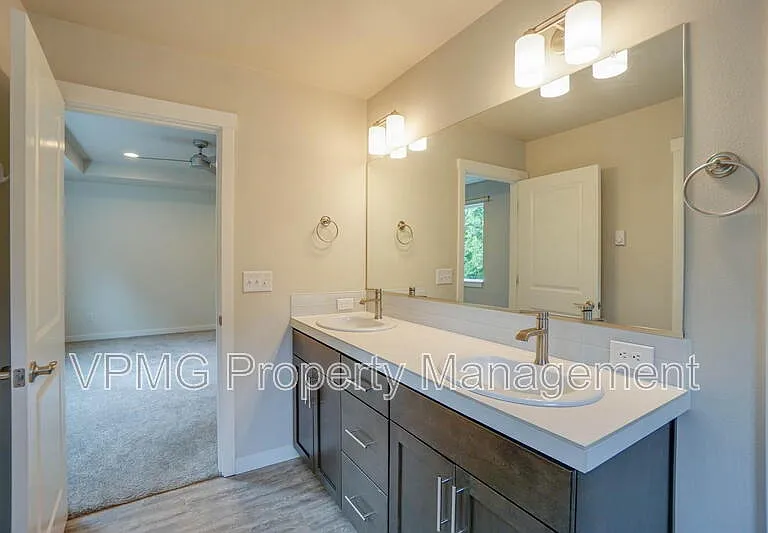 2904 NE 161st Ct — Photo 33