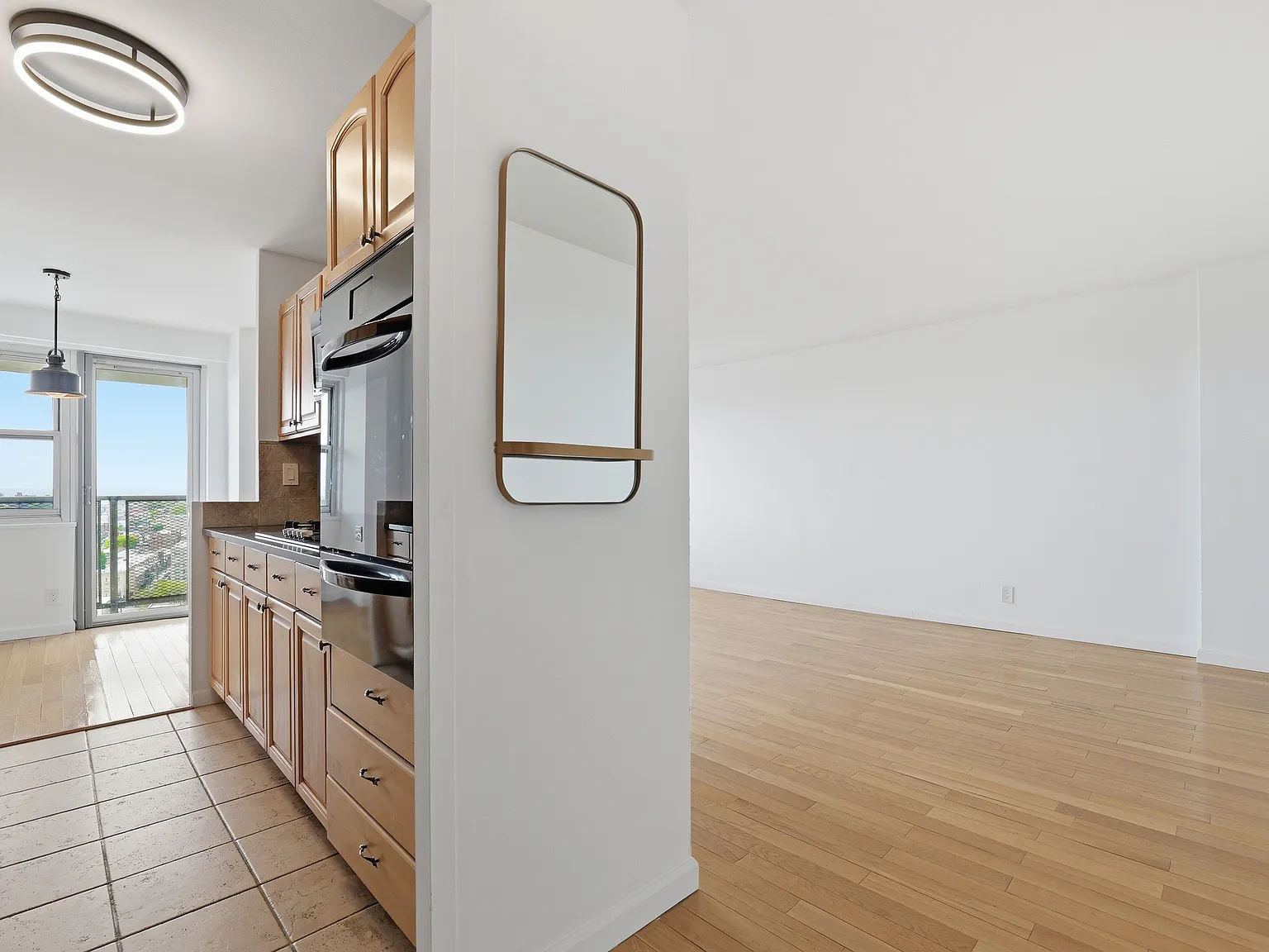 1 bed, 850 sqft, $2,500 — Photo 1