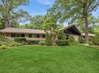 546 Timber Ln, Lake Forest, IL 60045