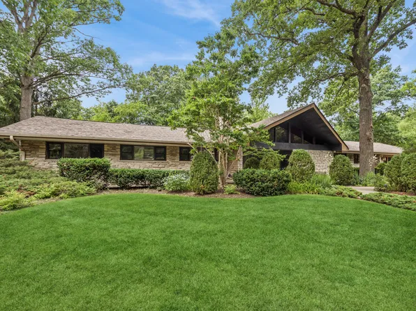 546 Timber Ln, Lake Forest, IL 60045