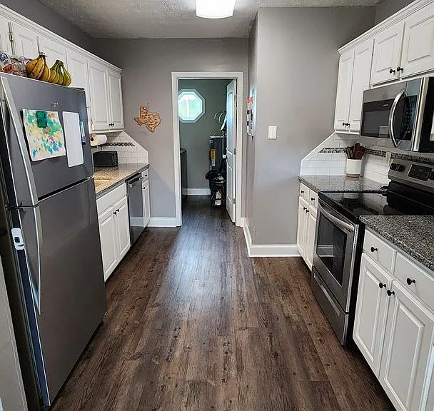 48 Wheatfield Dr — Photo 23