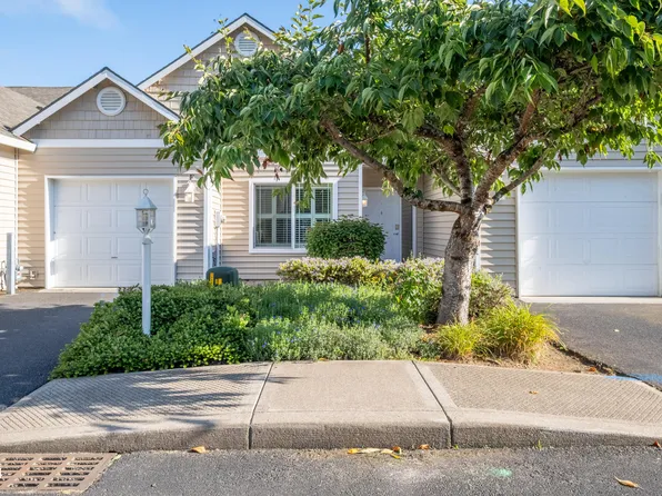 505 NE 71st St APT F, Newport, OR 97365