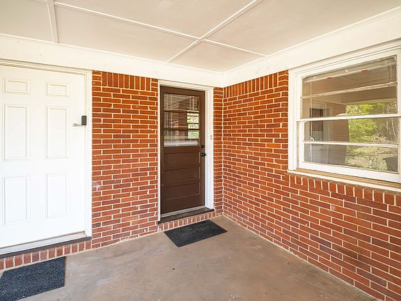 4th image of 1216 Sanders Way
