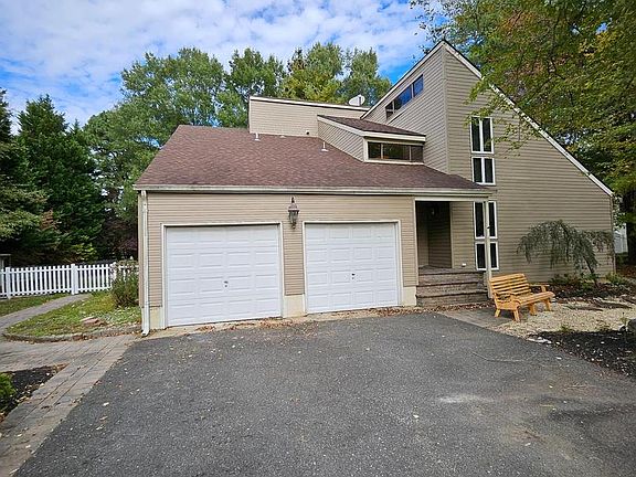 2nd image of 120 Bracken Rd