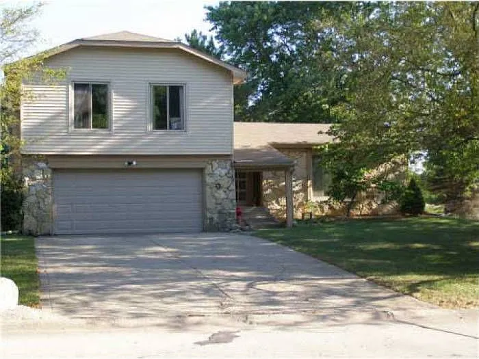 5101 Flintstone Dr photo 1