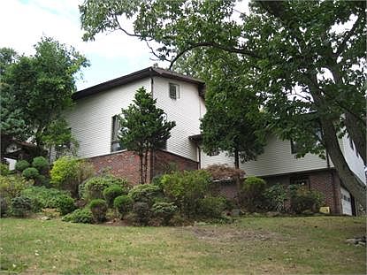 2nd image of 9 Ledgerock Ct
