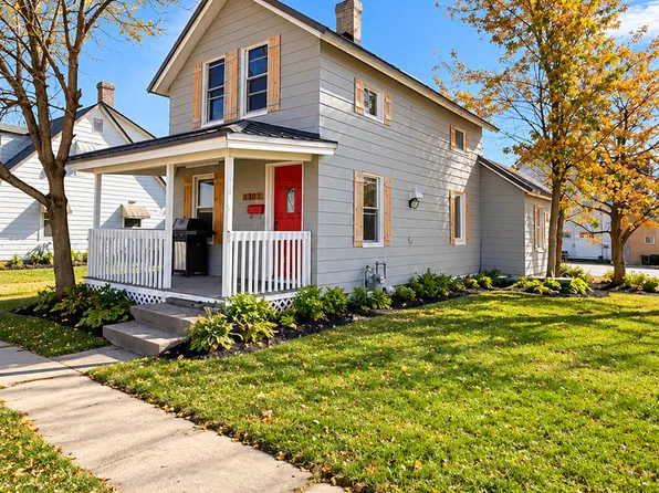 302 E Carroll St, Lanark, IL 61046