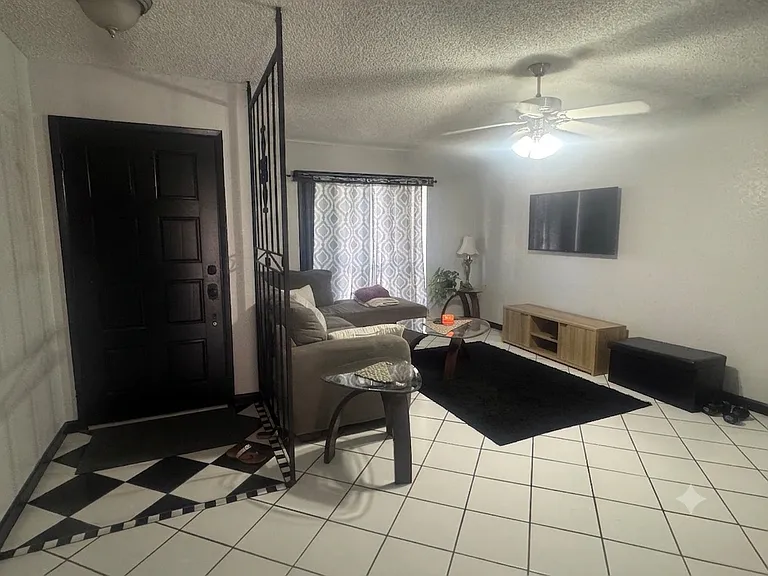 2155 S 14th Ave #10 — Photo 3