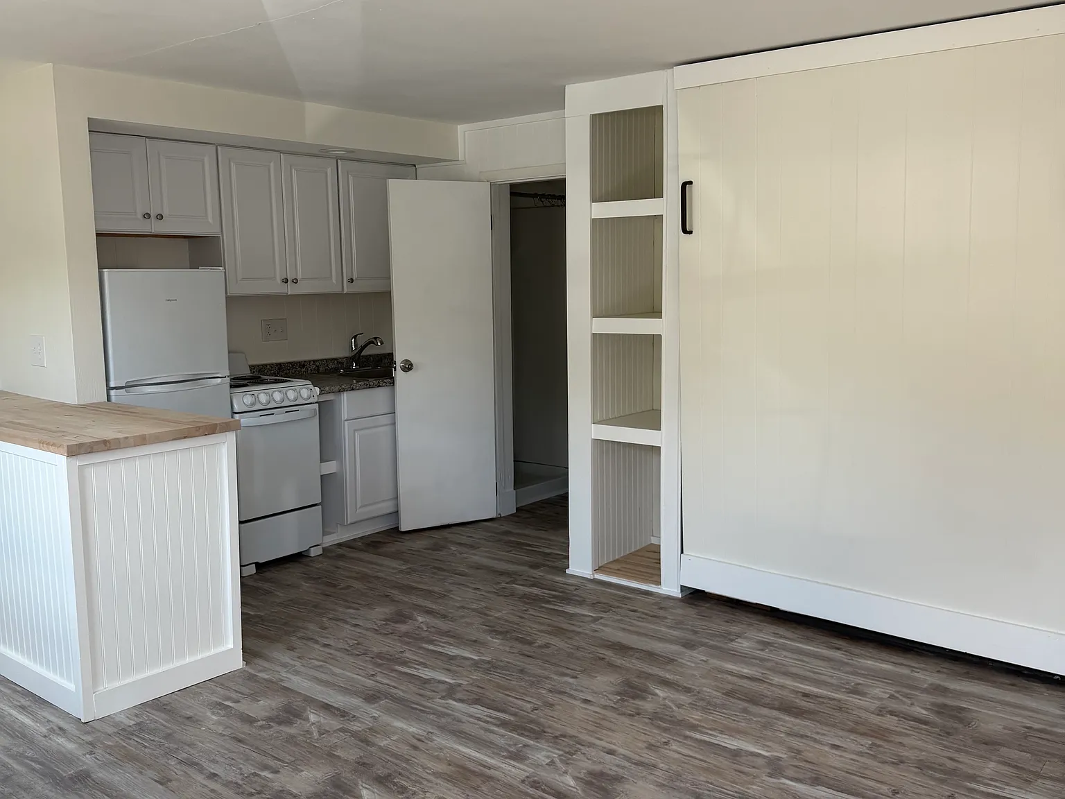 Studio, 900 sqft, $725 — Photo 3