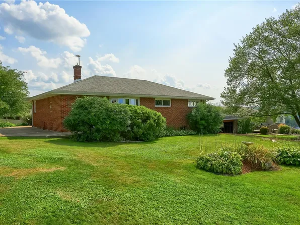 210 Craig St, New Brighton, PA 15066