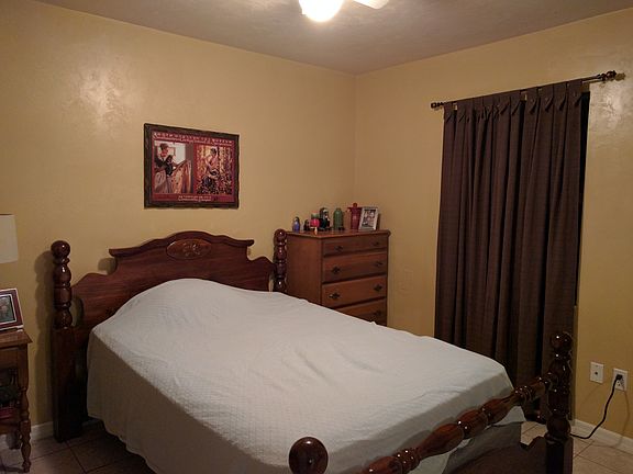 4th image of 1256 Woodbury Ave