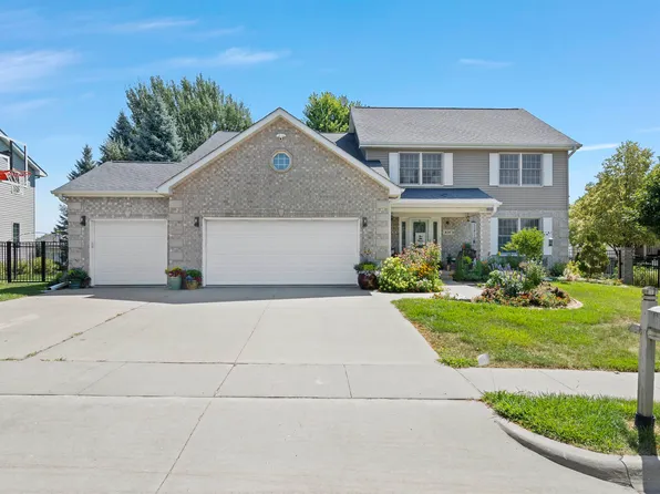 854 Dorothy Kay Dr, Dubuque, IA 52003