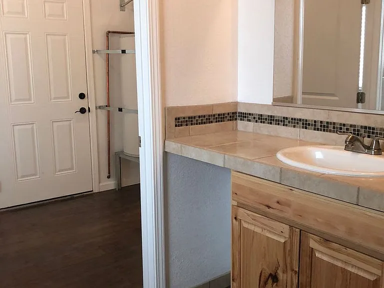 1025 Walnut St — Photo 15