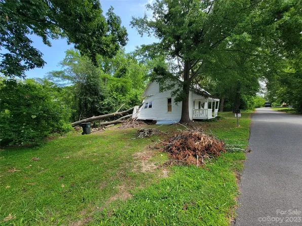 518 N Mulberry St, Cherryville, NC 28021