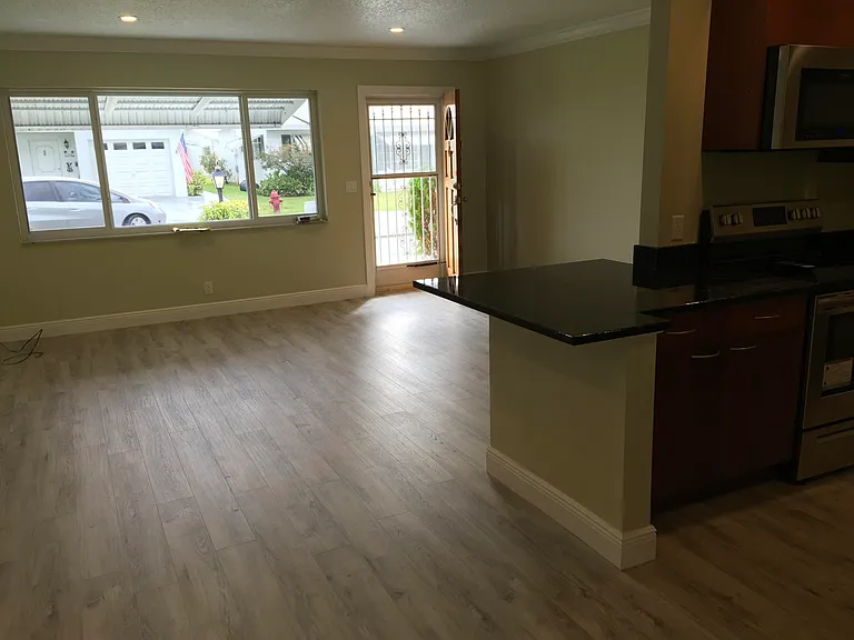 1101 Leisure Ln — Photo 4