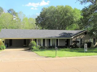 116 N Temple Rd, Natchez, MS 39120