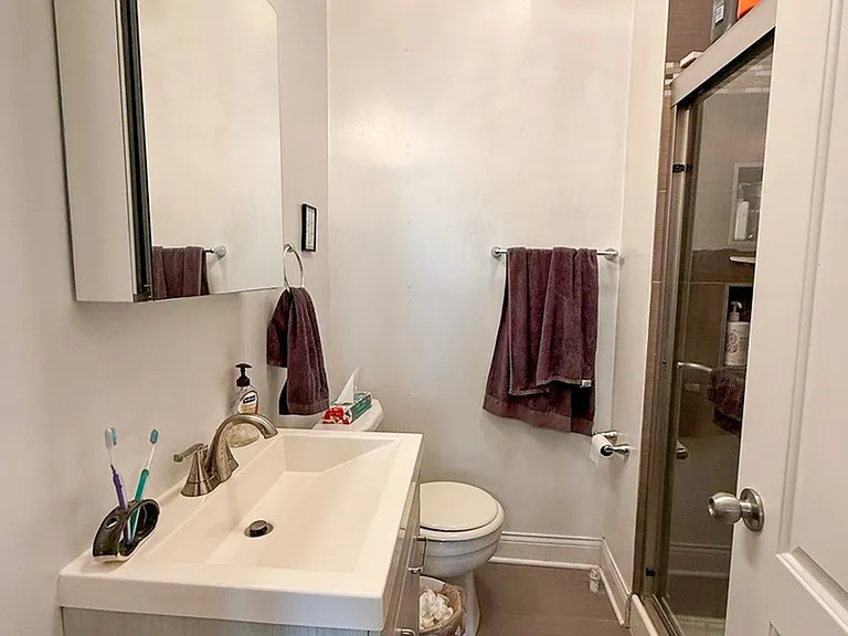 721 W Roscoe St #2 — Photo 5