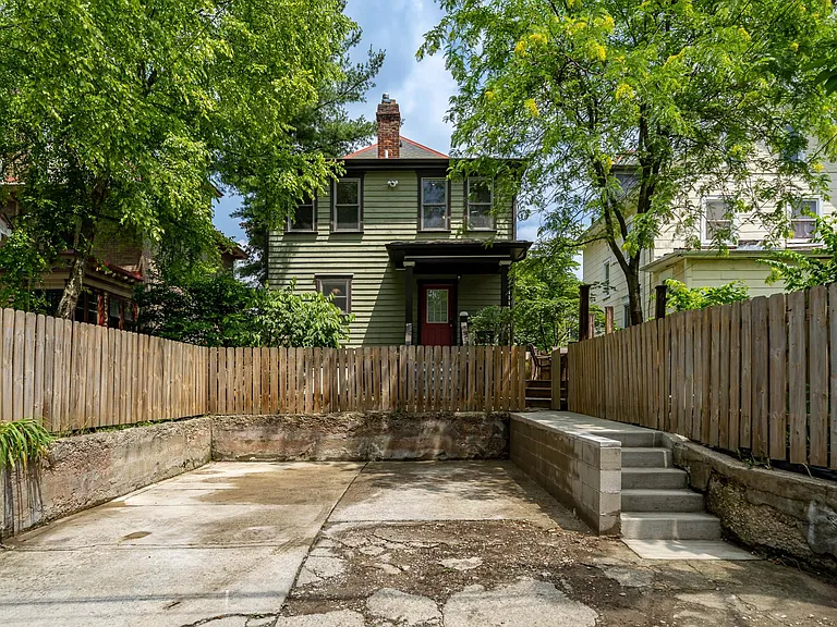 131 E Oakland Ave — Photo 20