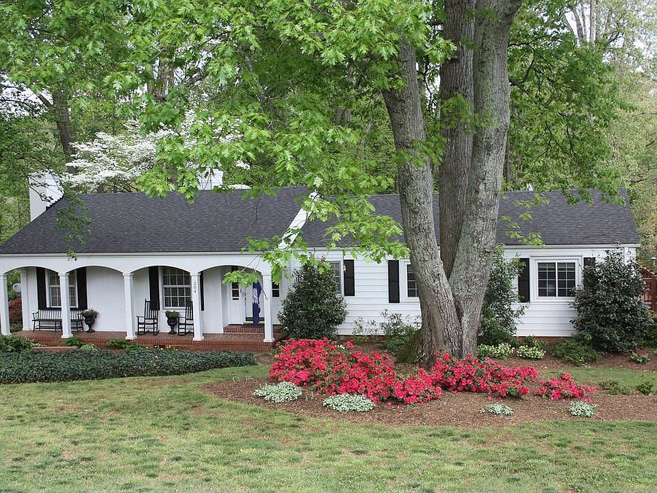 1st image of 204 E Avondale Dr