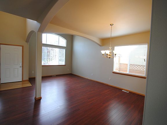 3rd image of 2510 165th St E