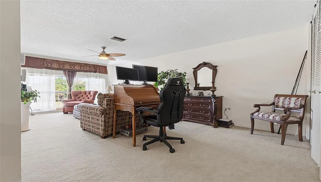 2 bed, 1.5 bath, 930 sqft, $2,000 — Photo 3
