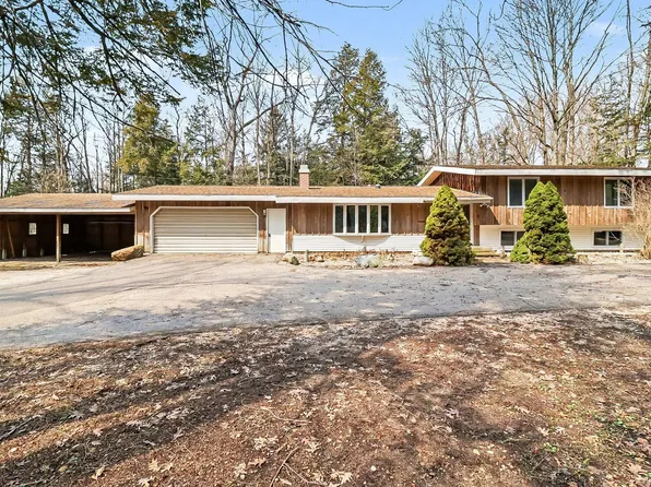 1878 E Parkdale Ave, Manistee, MI 49660